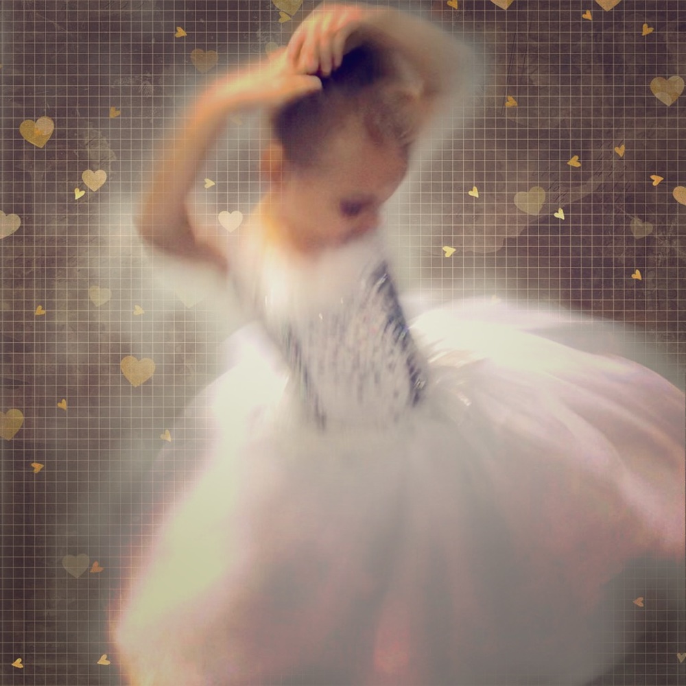 Meet your Posher, Wife, mom, buyer, seller. 😁